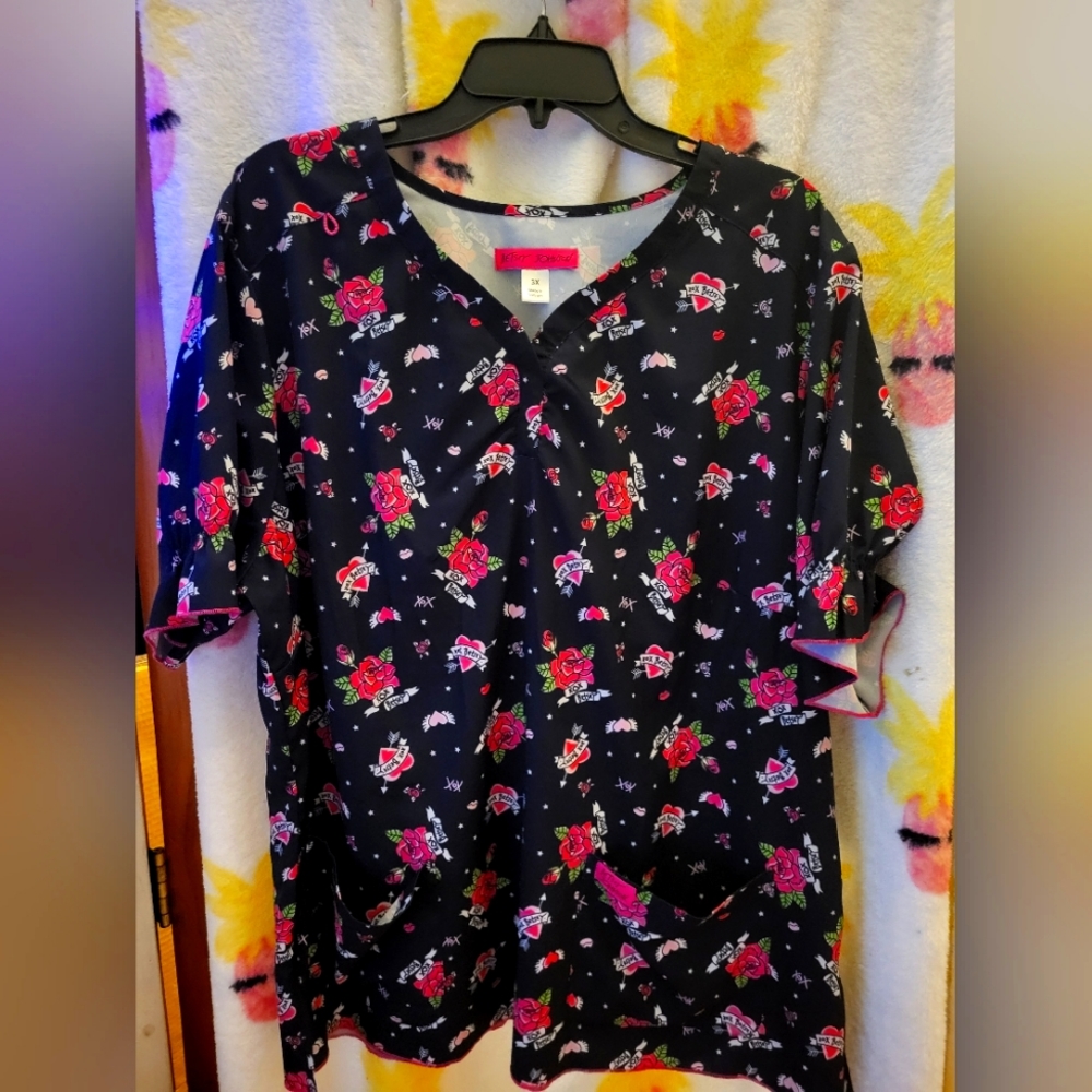 Betsey Johnson 3XL Black with Red Roses Srub Top